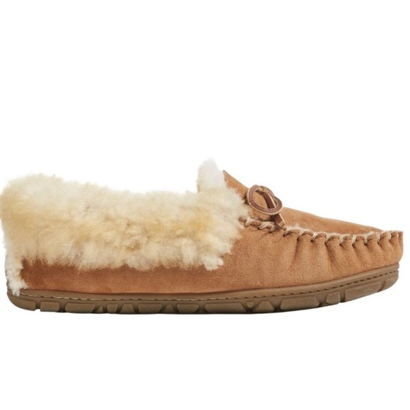 L.L. Bean Shoes - L.L.Bean wicked good sheepskin leather shearling moccasins 7 women’s